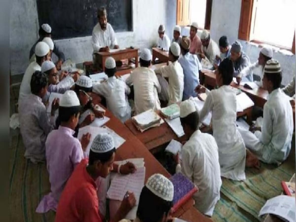 UP Madarsa Board ने एग्जाम फॉर्म के लिए जारी की गाइडलाइंस; प्रिंसिपल्स को खास नसीहत