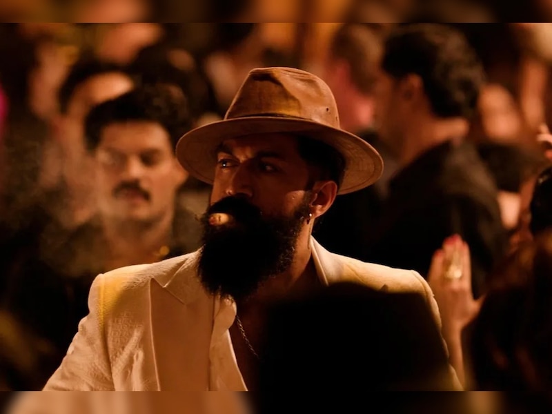 'टॉक्सिक' 