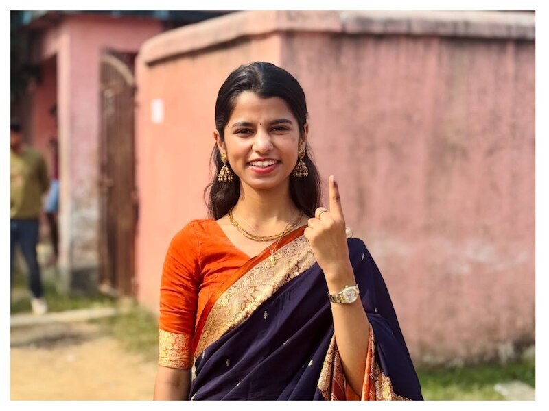 बिहार चुनाव में कई भोजपुरी सुपरस्टार चुनावी मैदान में उतरे