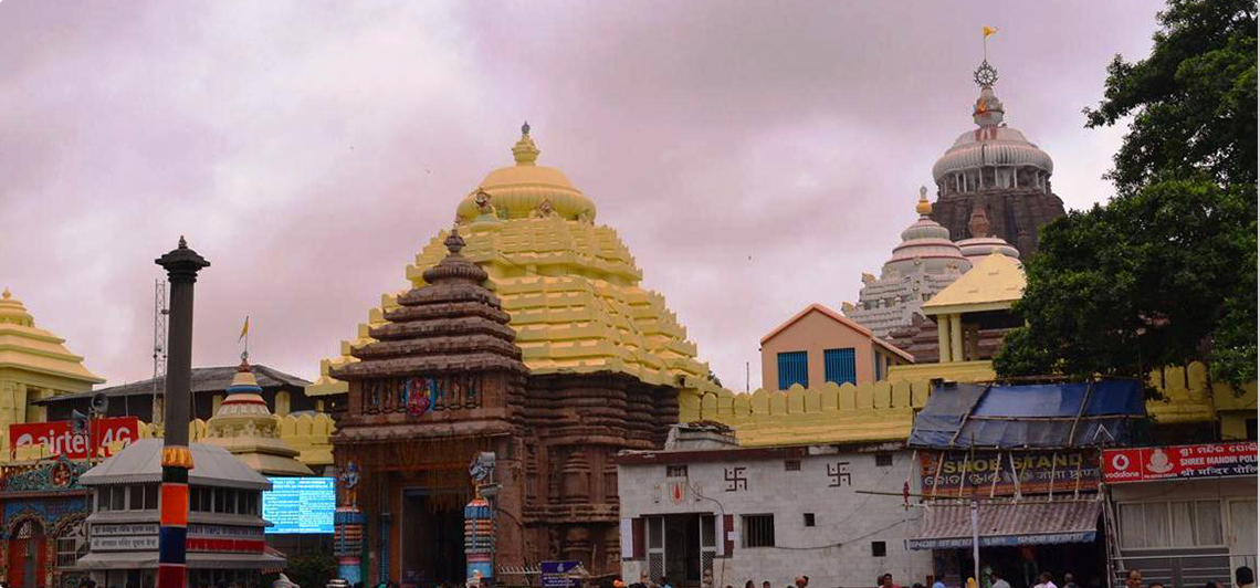ପୁରୀ ଶ୍ରୀମନ୍ଦିରର ଭିତରେ ଧାଡ଼ି ଦର୍ଶନ ଲାଗି ସଜବାଜ ପୁରୀ ଶ୍ରୀମନ୍ଦିରର ଭିତରେ ଧାଡ଼ି ଦର୍ଶନ ଲାଗି ସଜବାଜ