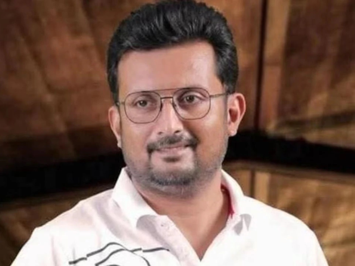 रोहिणी के आरोप के बाद चर्चा में रमीज नेमत, अब कौशांबी में दर्ज हुआ हत्या का केस रोहिणी के आरोप के बाद चर्चा में रमीज नेमत, अब कौशांबी में दर्ज हुआ हत्या का केस