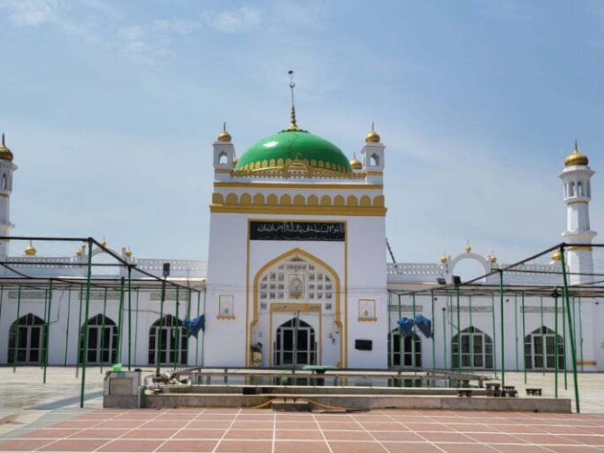 संभल की ऐतिहासिक शाही जामा मस्जिद (फाइल फोटो) संभल की ऐतिहासिक शाही जामा मस्जिद (फाइल फोटो)