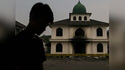 Indonesia: माता-पिता के तलाक के बाद अकेलेपन में डूबा लड़का, मस्जिद में फोड़ दिया बम