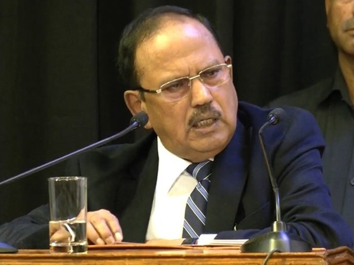 NSA Ajit Dobhal Remark on Terrorism: आतंकवाद पीड़ित 90 % मुस्लिम और देश में 80 % जासूस हिन्दू; डोभाल का पुराना बयान हो रहा वायरल NSA Ajit Dobhal Remark on Terrorism: आतंकवाद पीड़ित 90 % मुस्लिम और देश में 80 % जासूस हिन्दू; डोभाल का पुराना बयान हो रहा वायरल