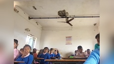 Hazaribag News: 72 बच्चे जर्जर स्कूल भवन में जान जोखिम में डाल पढ़ाई करने को मजबूर