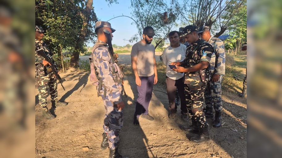 IND-NPL Border: नो मैन लैंड पर घूम रहे थे UAE और एक बिहार का शख्स, पुलिस ने किया अरेस्ट