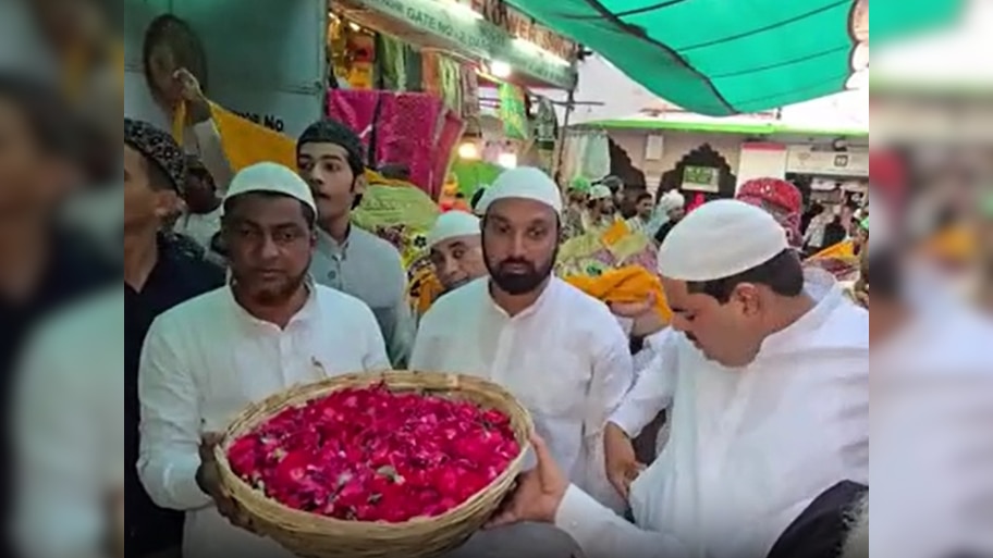ख्वाजा गरीब नवाज की मजार पर सूफी डेलीगेशन ने लगाई हाजिरी, तेलंगाना और देश के लिए मांगी गई खास दुआ