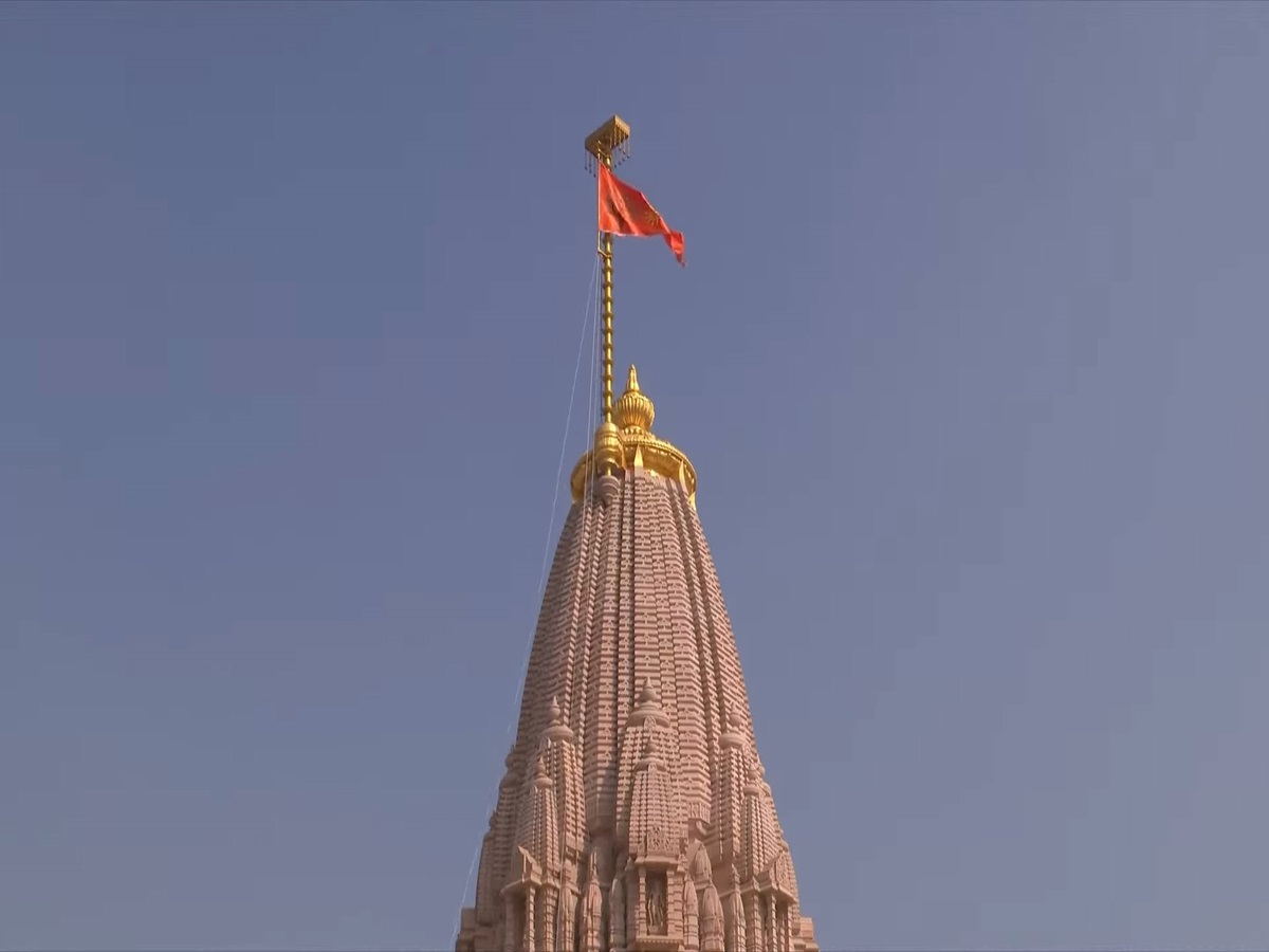 Ayodhya Ram Mandir: ଶ୍ରୀରାମ ମନ୍ଦିରରେ ଧର୍ମଧ୍ବଜା ସ୍ଥାପନା କଲେ ପ୍ରଧାନମନ୍ତ୍ରୀ ମୋଦୀ, କହିଲେ-ଶତାବ୍ଦୀର ଯନ୍ତ୍ରଣା ଆଜି ଶେଷ... Ayodhya Ram Mandir: ଶ୍ରୀରାମ ମନ୍ଦିରରେ ଧର୍ମଧ୍ବଜା ସ୍ଥାପନା କଲେ ପ୍ରଧାନମନ୍ତ୍ରୀ ମୋଦୀ, କହିଲେ-ଶତାବ୍ଦୀର ଯନ୍ତ୍ରଣା ଆଜି ଶେଷ...