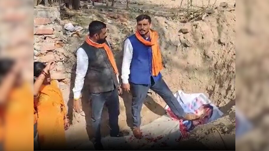 TMC MLA हुमायू कबीर के लिए हिन्दू महासभा ने खोदी कब्र, जिंदा या मुर्दा लाने पर 1 करोड़ का इनाम! 