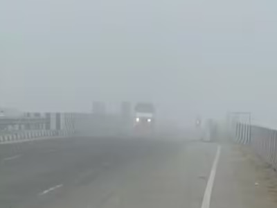 up cold wave winter alert 26 november 2025 weather update today imd  forecast temper heavy rain noida mausam prediction। यूपी वालों के लिए 48  घंटे अहम! तेजी से आ रहा सेन्यार चक्रवाती