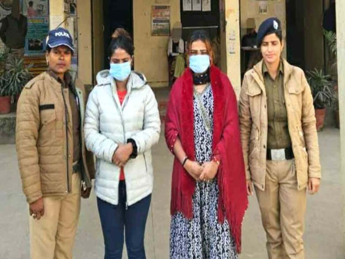 Dehradun में नाम बदलकर रह रही थीं बांग्लादेशी औरतें, पुलिस ने गिरफ्तार कर किया बड़ा खुलासा Dehradun में नाम बदलकर रह रही थीं बांग्लादेशी औरतें, पुलिस ने गिरफ्तार कर किया बड़ा खुलासा
