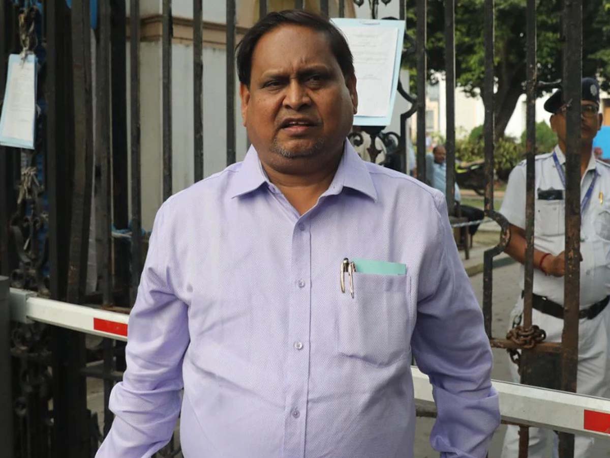 मुस्लिम किसान ने बाबर के नाम पर मस्जिद बनाने के लिए ज़मीन देने से किया इनकार; TMC MLA हुमायूं कबीर को झटका मुस्लिम किसान ने बाबर के नाम पर मस्जिद बनाने के लिए ज़मीन देने से किया इनकार; TMC MLA हुमायूं कबीर को झटका