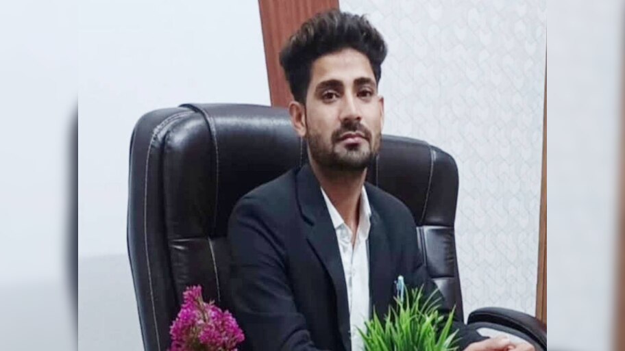 जासूसी के आरोप में परवेज गिरफ्तार, बड़ा भाई भारतीय सेना में देश की करता है सेवा