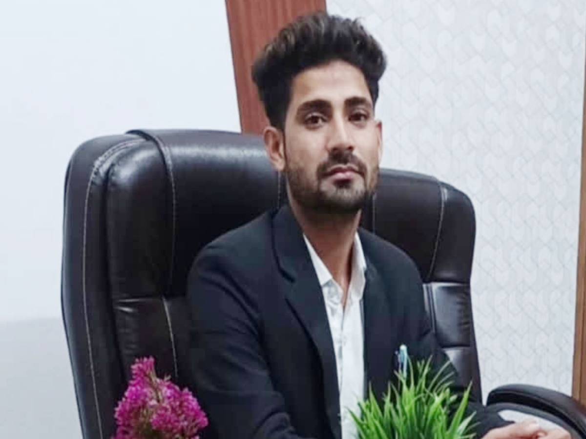 जासूसी के आरोप में परवेज गिरफ्तार, बड़ा भाई भारतीय सेना में देश की करता है सेवा जासूसी के आरोप में परवेज गिरफ्तार, बड़ा भाई भारतीय सेना में देश की करता है सेवा
