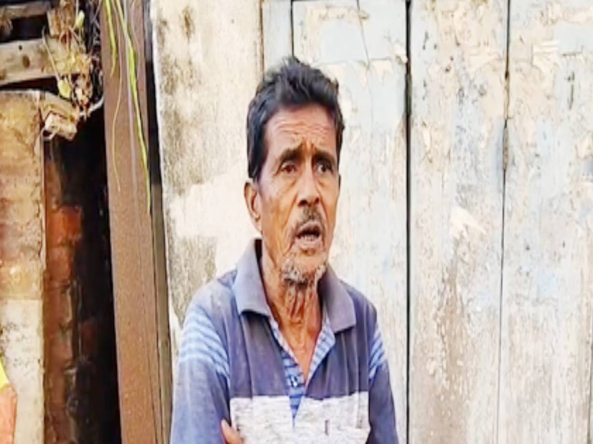 आधार कार्ड वाला बाप बोला, मेरा नहीं है कोई रिश्ता; BDO के पास पहुंची अनोखी गुहार आधार कार्ड वाला बाप बोला, मेरा नहीं है कोई रिश्ता; BDO के पास पहुंची अनोखी गुहार