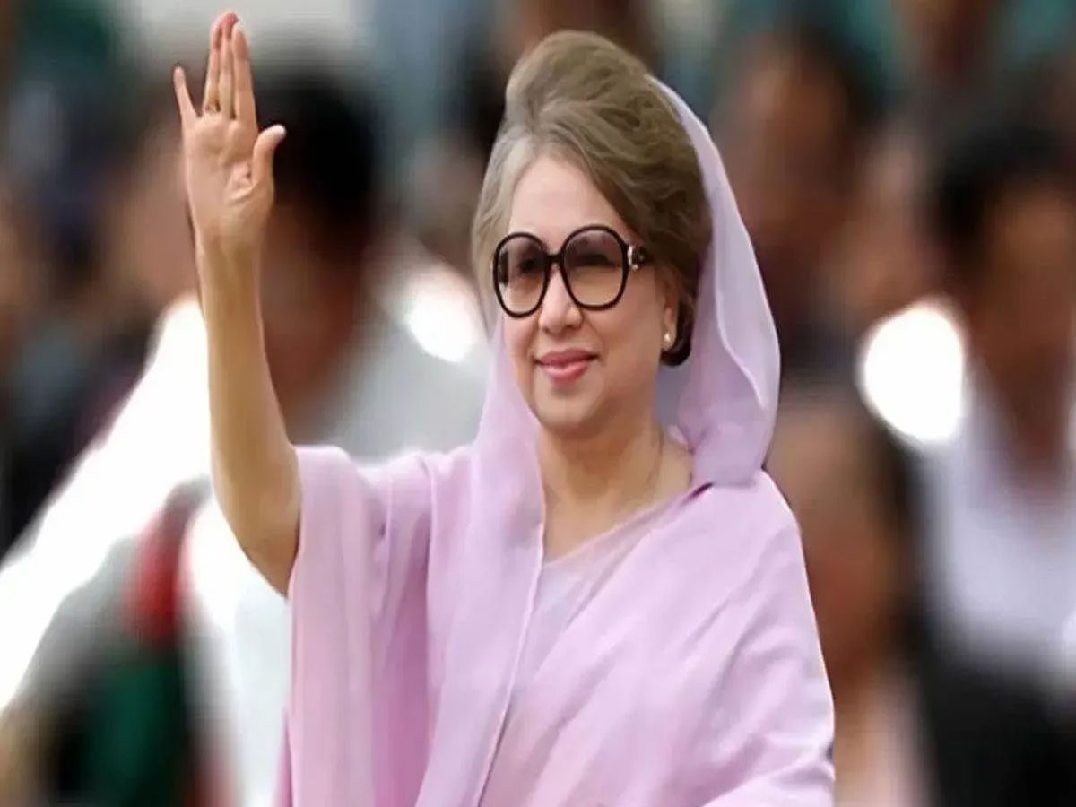 बांग्लादेश की पूर्व PM Khaleda Zia की हालत है क्रिटिकल, समर्थकों में बढ़ी बेचैनी बांग्लादेश की पूर्व PM Khaleda Zia की हालत है क्रिटिकल, समर्थकों में बढ़ी बेचैनी