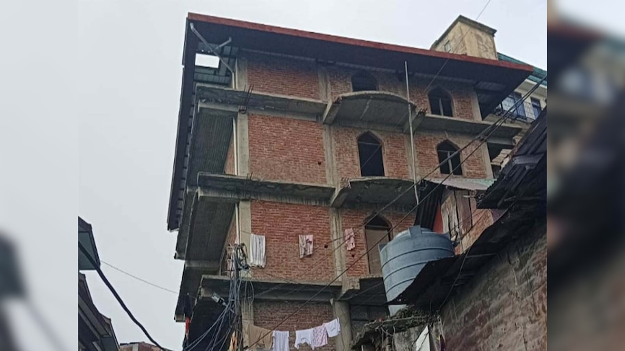 Sanjauli Masjid का बढ़ता विवाद; हिंदू संगठनों ने निकाली शव यात्रा