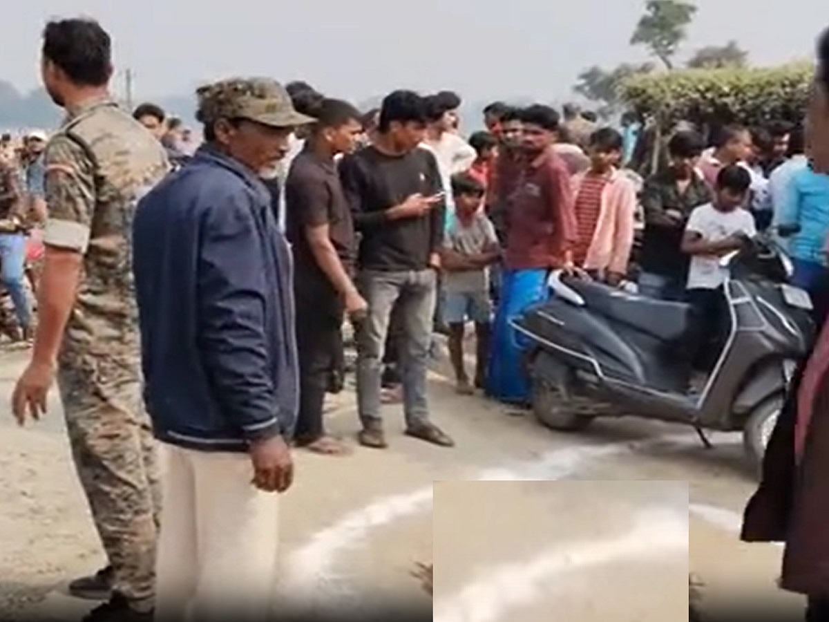 पहले हेलमेट उतरवाया, फिर माथे में मार दी गोली, स्कूटी से स्कूल जा रही महिला टीचर की हत्या पहले हेलमेट उतरवाया, फिर माथे में मार दी गोली, स्कूटी से स्कूल जा रही महिला टीचर की हत्या