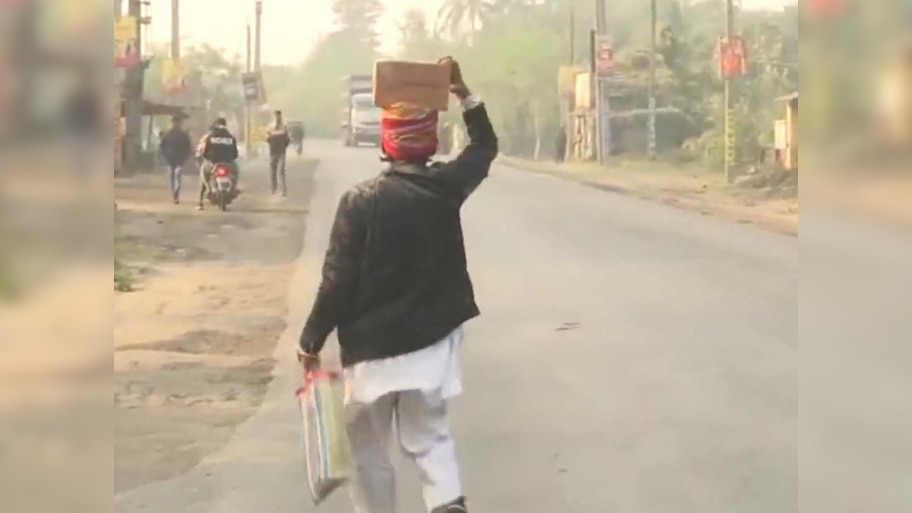 Babri Masjid के लिए ईंटें लेकर पैदल चल दिए शफीकुल इस्लाम, Video Viral
