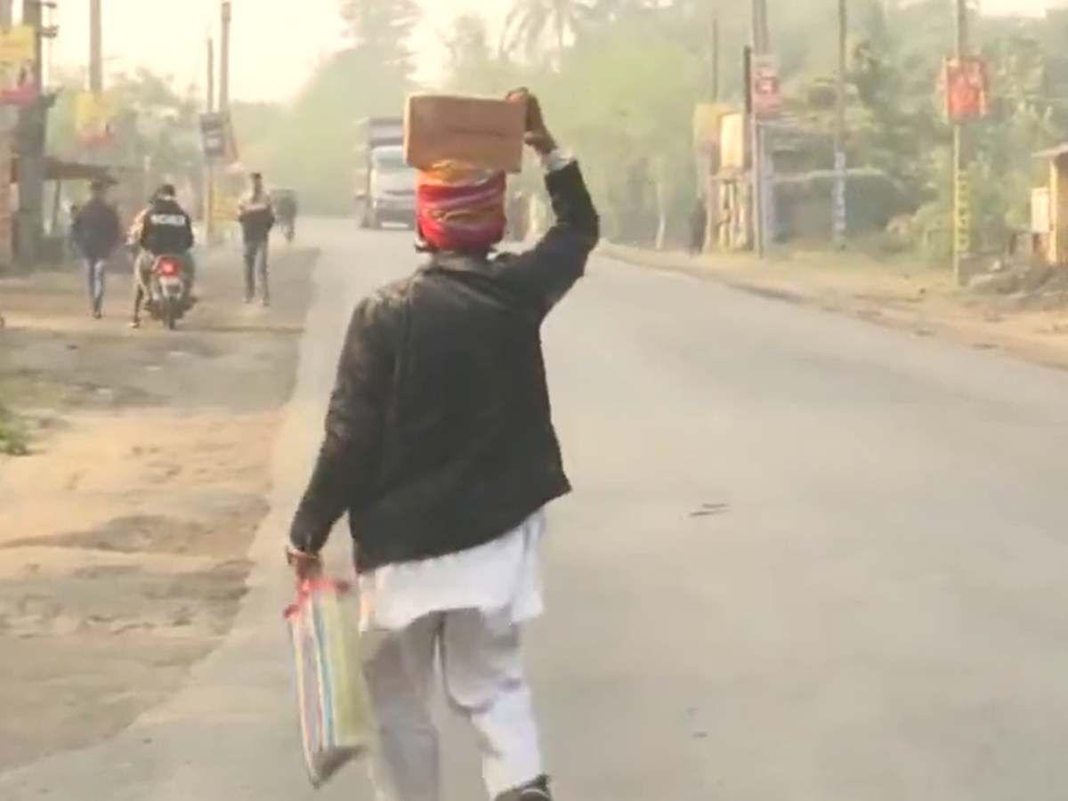 Babri Masjid के लिए ईंटें लेकर पैदल चल दिए शफीकुल इस्लाम, Video Viral Babri Masjid के लिए ईंटें लेकर पैदल चल दिए शफीकुल इस्लाम, Video Viral