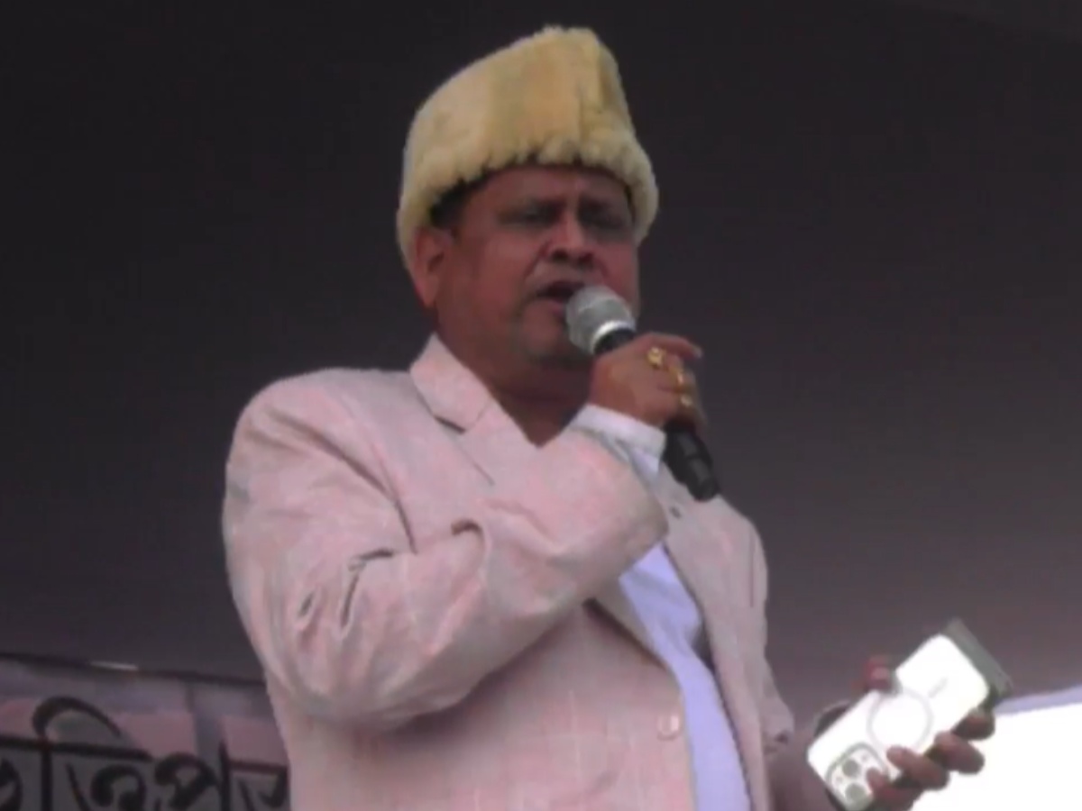 बेलडांगा में मस्जिद शिलान्यास के मौके पर हुमायूं कबीर बेलडांगा में मस्जिद शिलान्यास के मौके पर हुमायूं कबीर