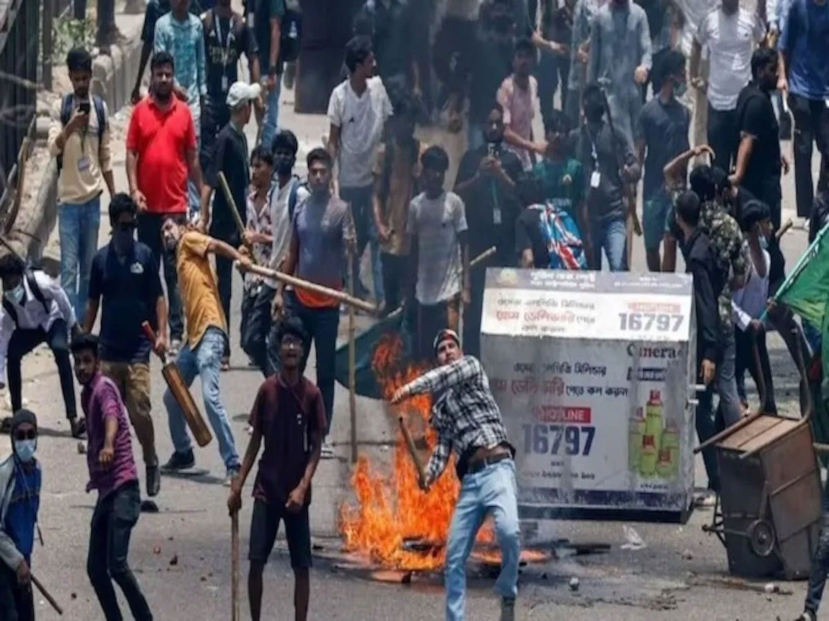 Bangladesh News: हसीना की पार्टी में महाभारत! BNP गुटों में झड़प, 10 समर्थक घायल Bangladesh News: हसीना की पार्टी में महाभारत! BNP गुटों में झड़प, 10 समर्थक घायल