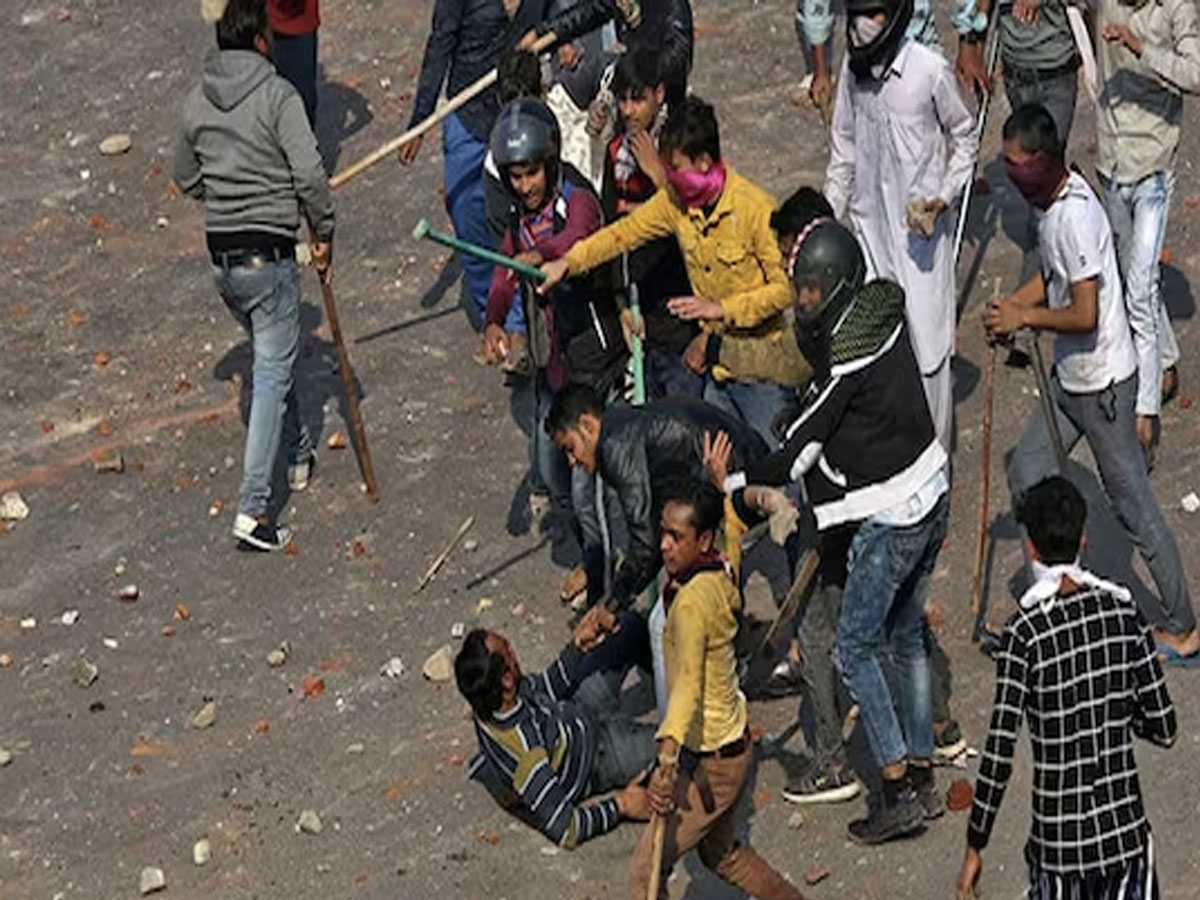दिल्ली दंगे 2020: पांच साल में नहीं मिले सबूत तो कोर्ट ने फारूक और शादाब को किया बरी दिल्ली दंगे 2020: पांच साल में नहीं मिले सबूत तो कोर्ट ने फारूक और शादाब को किया बरी
