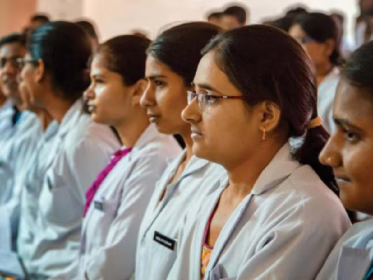 बिहार के मेडिकल छात्रों को अब DNB के लिए नहीं जाना पड़ेगा बाहर, सरकार की हो रही सराहना बिहार के मेडिकल छात्रों को अब DNB के लिए नहीं जाना पड़ेगा बाहर, सरकार की हो रही सराहना