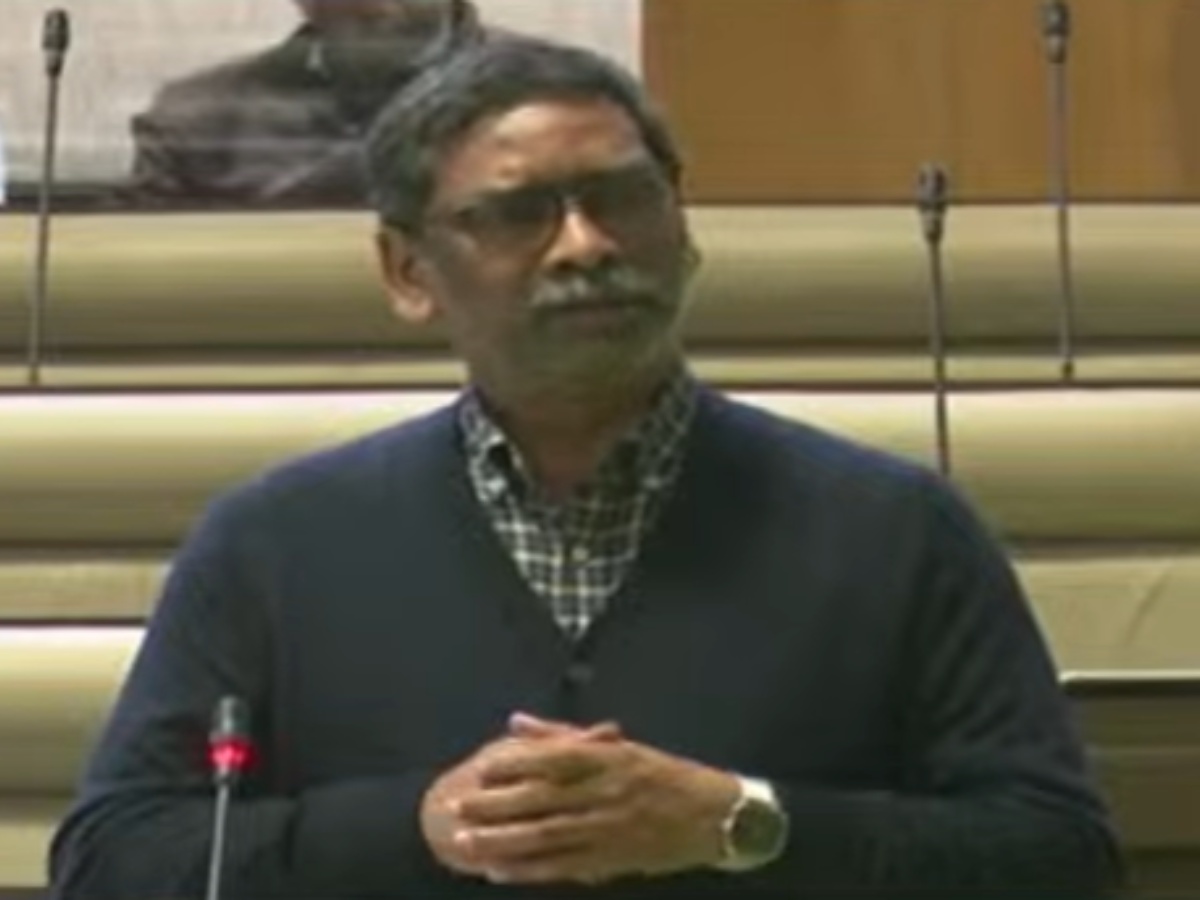 'जहाज में जाने वालों को हवाई चप्पल जरूर पहना देंगे', IndiGO का जिक्र कर विधानसभा में विपक्ष पर भड़के सीएम सोरेन 'जहाज में जाने वालों को हवाई चप्पल जरूर पहना देंगे', IndiGO का जिक्र कर विधानसभा में विपक्ष पर भड़के सीएम सोरेन