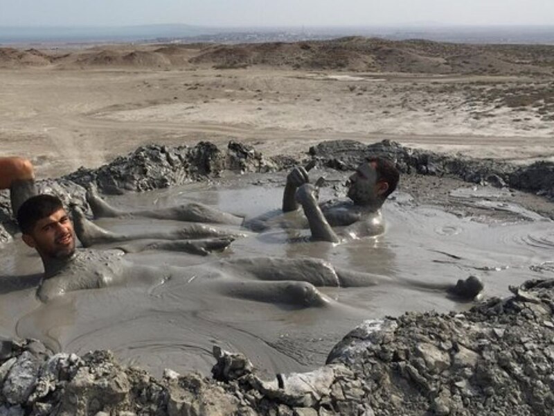 अजरबैजान में होने वाले ऐसे ज्वालामुखी विस्फोट न सिर्फ प्राकृतिक दृष्टि से महत्वपूर्ण