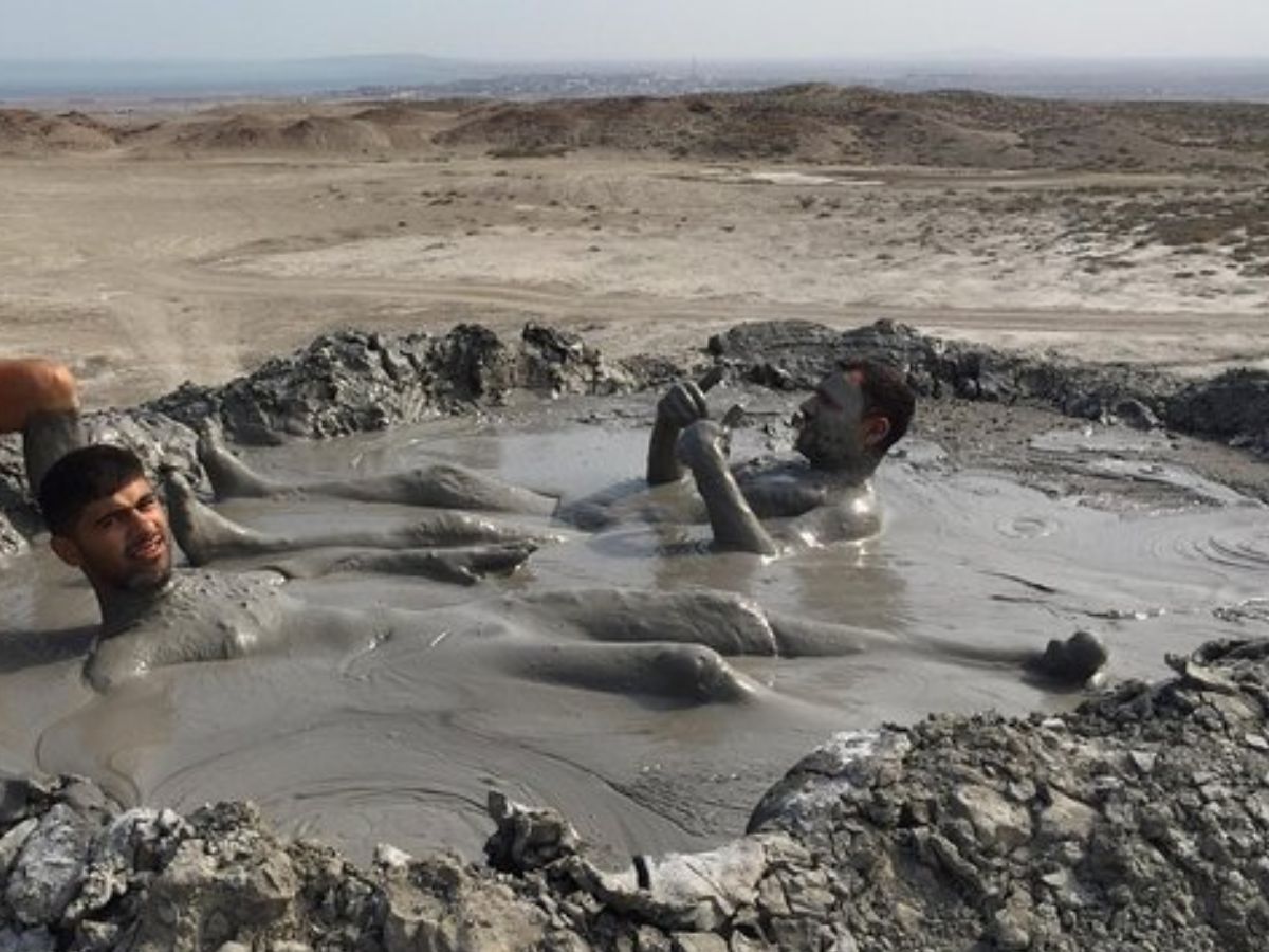 अजरबैजान में होने वाले ऐसे ज्वालामुखी विस्फोट न सिर्फ प्राकृतिक दृष्टि से महत्वपूर्ण