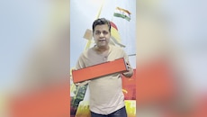 Oneplus 15R Unboxing: तगड़ी बैटरी और गजब कैमरा… हाथ में कैसा दिखता है वनप्लस का ये Smartphone? 