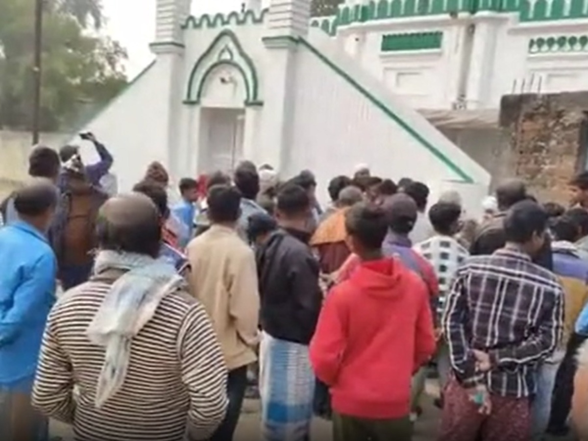 Sheikhpura: इमाम की मौत से पसोपेश में लोग, इस्लाम में आत्महत्या हराम फिर क्यों उठाया खौफनाक कदम? Sheikhpura: इमाम की मौत से पसोपेश में लोग, इस्लाम में आत्महत्या हराम फिर क्यों उठाया खौफनाक कदम?