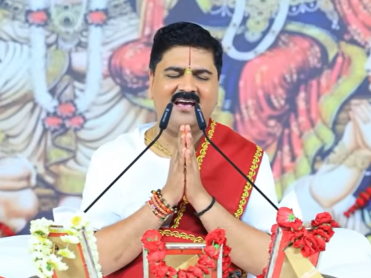 'पकड़ लो बांह रघुराई नहीं तो डूब जाएंगे', राजन जी महाराज का ये भजन सुन भक्ति में डूब जाएंगे, एक बार जरूर सुनें 'पकड़ लो बांह रघुराई नहीं तो डूब जाएंगे', राजन जी महाराज का ये भजन सुन भक्ति में डूब जाएंगे, एक बार जरूर सुनें