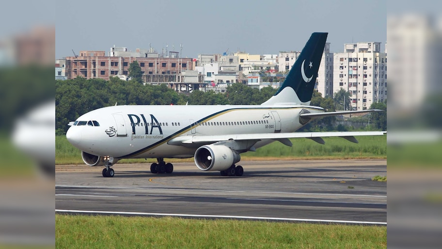 हजारों फीट ऊपर थम गईं उमरा जायरीन की सांसें, PIA फ्लाइट की सऊदी में इमरजेंसी लैंडिंग