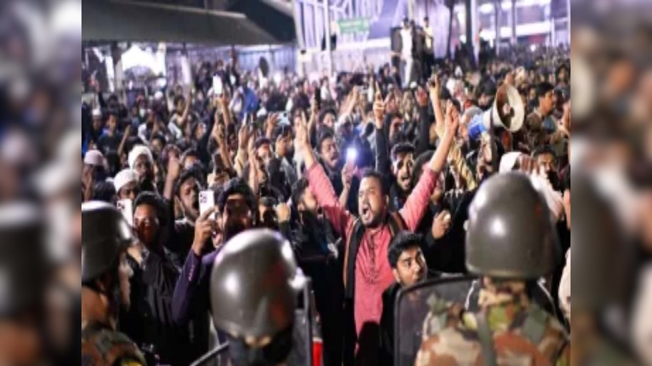 Bangladesh में भारतीय हाई कमीशन के बाहर क्यों तैनात हुई भारी सिक्योरिटी?