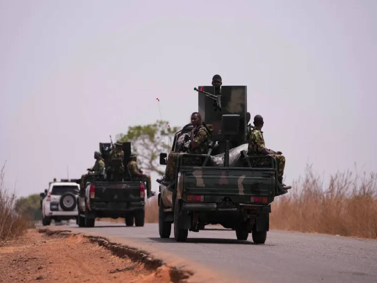 Nigeria: अगवा किए गए 130 स्कूली बच्चे और कर्मचारी रिहा, क्रिसमस पर परिवार से करेंगे मुलाकात Nigeria: अगवा किए गए 130 स्कूली बच्चे और कर्मचारी रिहा, क्रिसमस पर परिवार से करेंगे मुलाकात