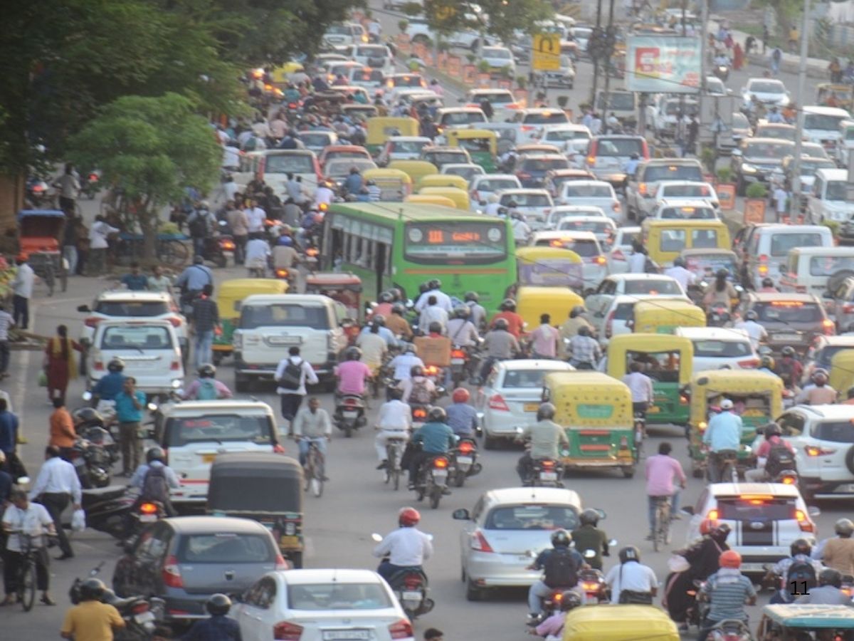 पटना में न्यू ईयर ट्रैफिक प्लान लागू, नियम तोड़ने वालों पर होगी सख्त कार्रवाई पटना में न्यू ईयर ट्रैफिक प्लान लागू, नियम तोड़ने वालों पर होगी सख्त कार्रवाई