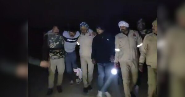 https://hindi.cdn.zeenews.com/hindi/sites/default/files/2026/01/03/4306554-j-13.png?im=FitAndFill%3D%28600%2C315%29