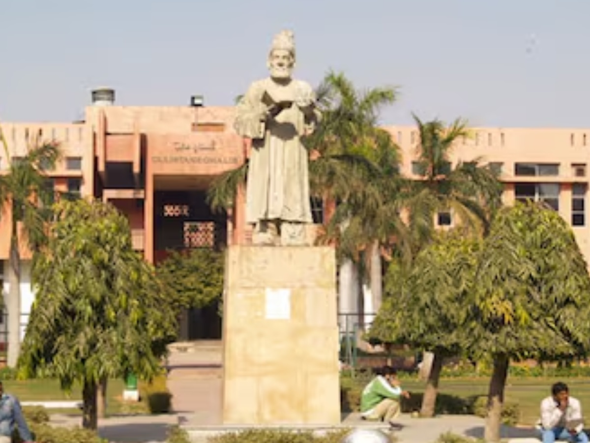 Ph.D के नाम पर गाइड ने लिए 22 लाख, सदमे से रिसर्चर की मौत; JMI के प्रोफेसर पर गंभीर आरोप! Ph.D के नाम पर गाइड ने लिए 22 लाख, सदमे से रिसर्चर की मौत; JMI के प्रोफेसर पर गंभीर आरोप!