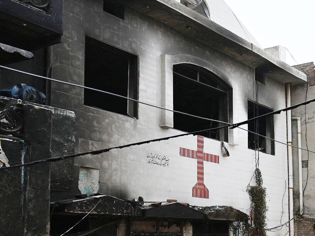 पाकिस्तान में चर्च पर हमला, दहशत में ईसाई समुदाय, सुरक्षा की कर रहे मांग पाकिस्तान में चर्च पर हमला, दहशत में ईसाई समुदाय, सुरक्षा की कर रहे मांग