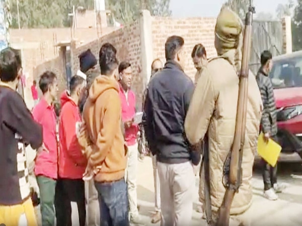 संभल में अवैध निर्माण पर चल सकता है बुलडोजर, मुस्लिम समाज के 8 लोगों को मिला नोटिस