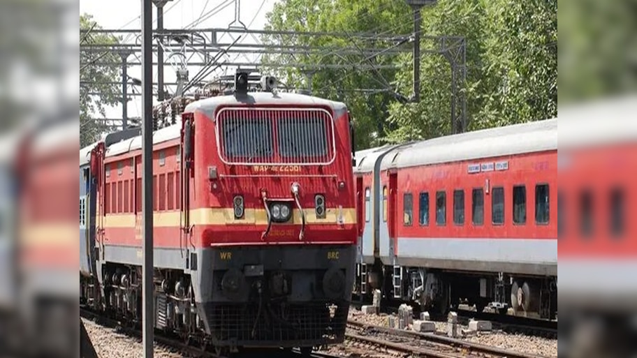 East Coast Railway: ଯାତ୍ରୀଙ୍କ ଭିଡ଼କୁ ଦୃଷ୍ଟିରେ ରଖି ଏହି ସବୁ ଟ୍ରେନରେ ଅତିରିକ୍ତ କୋଚ୍ ଯୋଗ କଲା ପୂର୍ବତଟ ରେଳପଥ