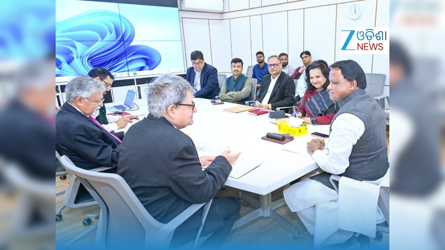 ଲୋକସେବା ଭବନରେ ମୁଖ୍ୟମନ୍ତ୍ରୀଙ୍କୁ ଭେଟିଲେ 'NITI ' ଆୟୋଗ ଭାଇସ୍‌ ଚେୟାରମ୍ୟାନ୍‌