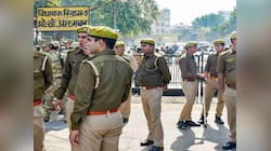 मंदिर के दरवाजे पर किसान का शव लटकता मिला, हत्या की आशंका से फतेहपुर में मचा हड़कंप
