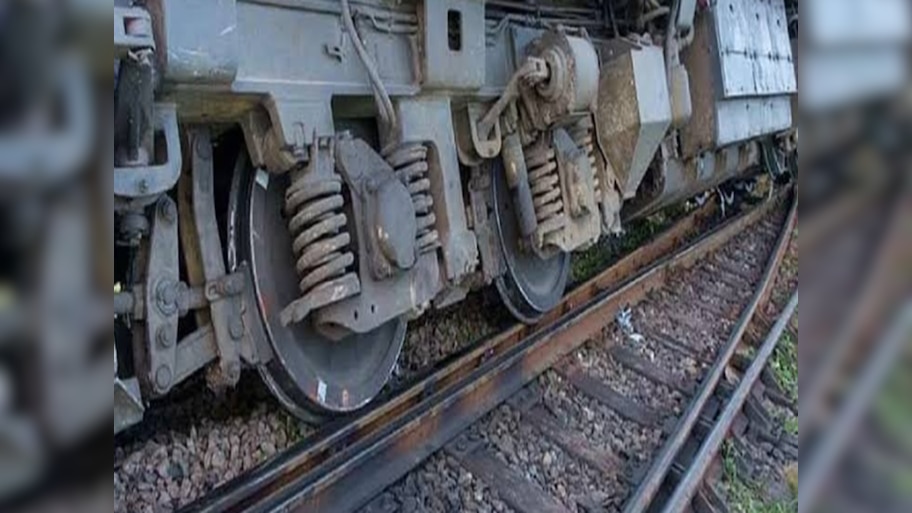 Train Derailment in Koraput: କୋରାପୁଟରେ ମାଲବାହୀ ଟ୍ରେନ୍ ଲାଇନଚ୍ୟୁତ, ରେଳ ଚଳାଚଳ ବାଧାପ୍ରାପ୍ତ
