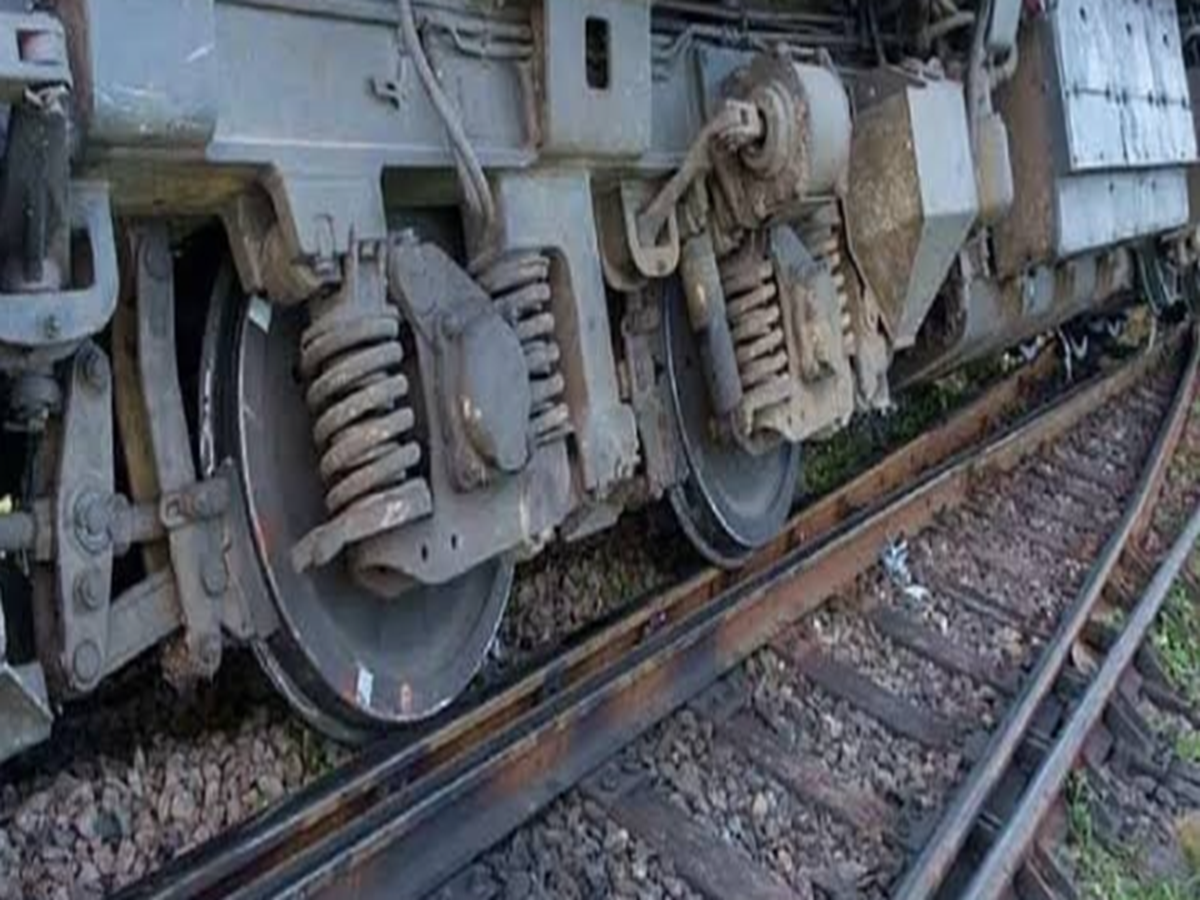 Train Derailment in Koraput: କୋରାପୁଟରେ ମାଲବାହୀ ଟ୍ରେନ୍ ଲାଇନଚ୍ୟୁତ, ରେଳ ଚଳାଚଳ ବାଧାପ୍ରାପ୍ତ Train Derailment in Koraput: କୋରାପୁଟରେ ମାଲବାହୀ ଟ୍ରେନ୍ ଲାଇନଚ୍ୟୁତ, ରେଳ ଚଳାଚଳ ବାଧାପ୍ରାପ୍ତ