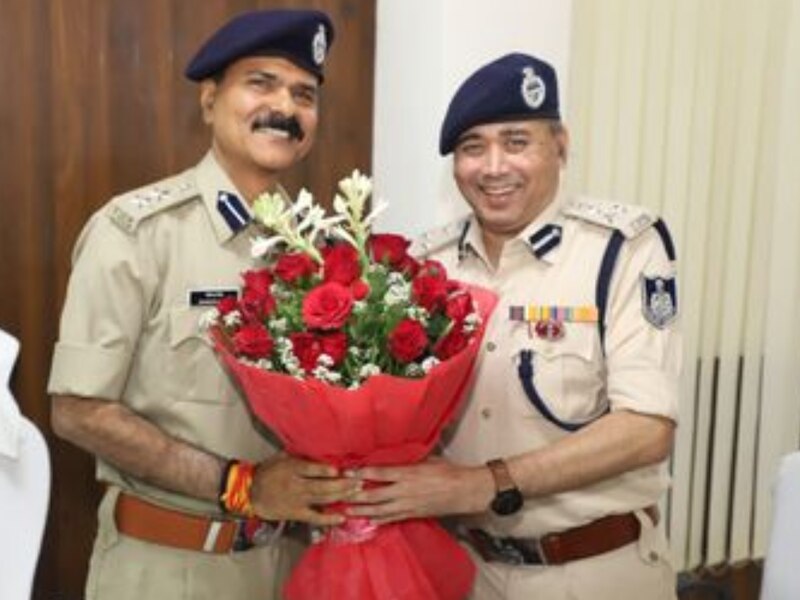 आईपीएएस अवधेश गोस्वामी की एजुकेशन