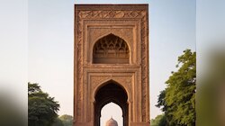 दुनिया का सबसे बड़ा दरवाजा कहां है?ऊंचाई इतनी कि पास खड़े होकर नहीं देख पाएंगे पूरा