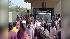 कतरास के आश्रय होटल में ग्रामीणों का हंगामा, सेक्स रैकेट के आरोप में कई हिरासत में